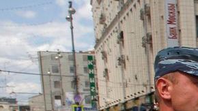 Un activista gay es arrestado en Moscú. Desde el 2006, los gay rusos se manifiestan cada mes de mayo para protestar contra su discriminación.