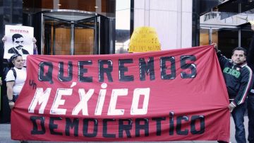 "Queremos un México democrático", expresaron simpatizantes del #YoSoy132 en San Francisco.