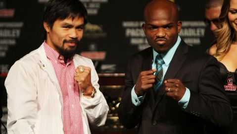 El filipino Manny Pacquiao y el estadounidense Timothy Bradley en conferencia de prensa.
