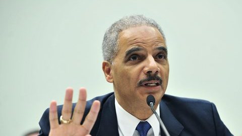 Eric Holder declara ante el Comité Judicial.