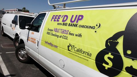 LAUSD ha empezado a aceptar avisos publicitarios en sus autos.