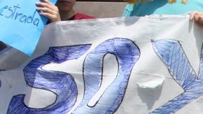 La marcha convocada por el movimiento “Yo soy 132 - Chicago” terminó en la Plaza Tenochtitlán, en Pilsen.