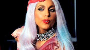 Lady Gaga es fomosa, entre muchas cosas, por mostrar extravagantes sombreros, como este de carne de res.