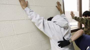 Se han anunciado varios cambios sobre las detenciones por parte de ICE pero líderes comunitarios no creen en mejoras y prevén más deportaciones.