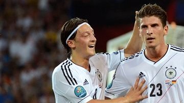 Gómez es líder goleador de la justa con 3 goles junto al ruso Dzagoev.