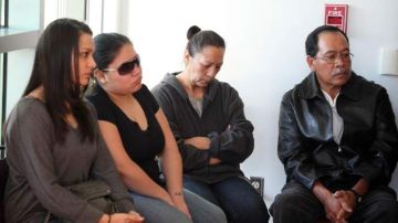 Jessica, Esther y Francisco Rodríguez, hablan desde su casa en Winnetka, acerca del homicidio de su hijo.