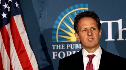 Geithner también sugirió a Europa tomar medidas para que España e Italia puedan financiarse a tasas de interés razonables.