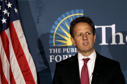Geithner también sugirió a Europa tomar medidas para que España e Italia puedan financiarse a tasas de interés razonables.