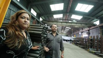 Marisol Barbaza y su esposo Fred Jasso son los dueños de US Metal & Steel Supply.