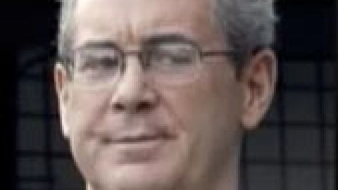 De acuerdo con la  fiscalía, Stanford utilizó el dinero de los inversionistas que adquirieron certificados de depósito de su banco en la nación caribeña de Antigua para financiar una serie de empresas fallidas, sobornar a los supervisores del gobierno y darse un lujoso estilo de vida.