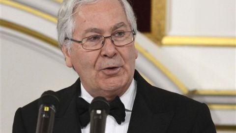 El gobernador del Banco Central, Mervyn King, explicó que este plan prevendrá un desabasto de crédito.