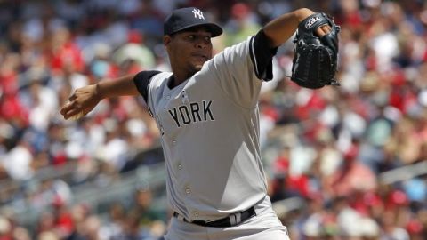 El dominicano Iván Nova lanzó de manera dominante hasta la octava entrada y ganó su quinta apertura consecutiva.