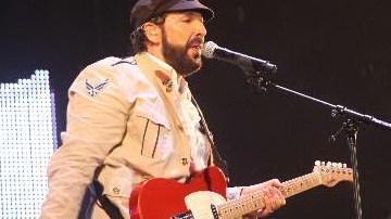 Una de las sorpresas de la noche fue la presencia de Juanes.