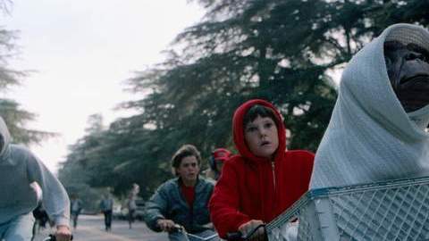 Una de las escenas de 'E.T. The Extra-Terrestrial'.
