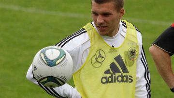 Lukas Podolski desea romper el récord de Franz Beckenbauer.