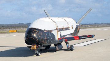 La nave robot X-37B, de alas regordetas.
