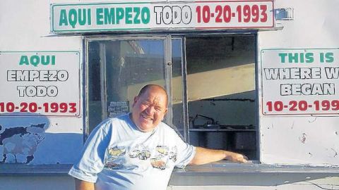 Jesús Daniel Contreras logró el éxito económico vendiendo "perros calientes"  estilo Sonora.