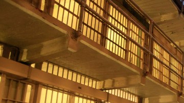 Son muchos los visitantes que quieren ver de cerca las antiguas celdas que albergaron a los más temidos criminales.