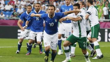 La "azzurra" se mantiene con vida en el torneo continental gracias a los goles de Antonio Cassano y de Mario Balotelli.