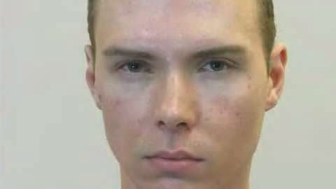 "El lunes 18 de junio, Luka Rocco Magnotta fue sacado de Berlín por una transporte militar canadiense bajo la custodia de la policía", indica un comunicado oficial.