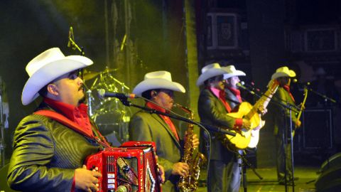 El líder del conjunto norteño, que fue fundado en 1984 y que tiene 39 discos en su haber, aseguró que se siente tranquilo, ya que el público ha sabido diferenciar entre las dos agrupaciones.