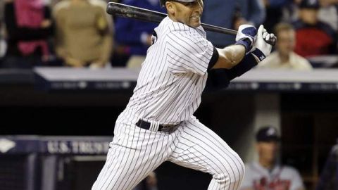 El capitán yankee Derek Jeter remolcó tres carreras.