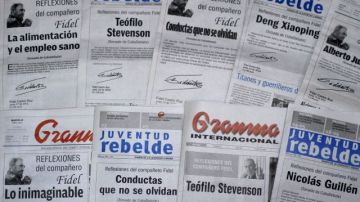 Periódicos locales como el Granma y el Juventud Rebelde de varias fechas muestran las cortísimas “Reflexiones” de Fidel Castro publicadas en portada.