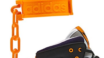 Estas son las controversiales zapatillas.