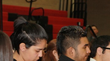 Integrantes de la comisión de la ley "Illinois Dream Act".