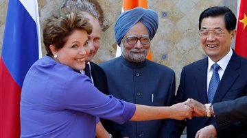 Zuma (derecha) junto a los líderes de Rusia, China, India y Brasil en la cumbre del G20.