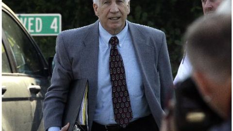 Jerry Sandusky, el exentrenador asistente de fútbol americano de la universidad Penn State.