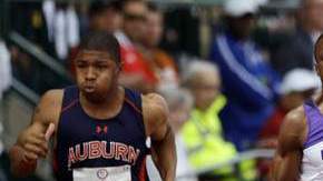 Tyson Gay (der.),  Charles Silmon  (centro) y Keenan Brock, en plena competencia durante las pruebas olímpicas de Estados Unidos.