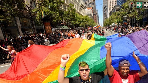 El desfile de San Francisco es el más grande del país.