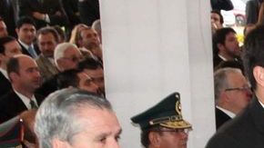 La juramentación de  nueve ministros, la mayoría del Partido Liberal, se produjo hoy  justo cuando estaba concluyendo una rueda de prensa de Lugo tras la reunión de un gabinete paralelo que, dijo, se encargará de "monitorear" a los nuevos titulares.