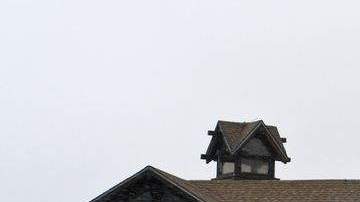 Debby se mantiene hoy estacionaria sobre el estado de Florida, causando fuertes lluvias e inundaciones.