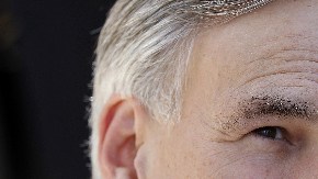 El portavoz de prisiones en Texas, Jason Clark, refirió cualquier pregunta sobre estos casos al fiscal general del estado, Greg Abbott (en la foto).