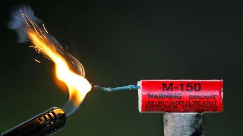El Servicio Forestal de Texas indicó que en 83 de los 254 condados del estado está prohibido quemar en el exterior. Un año atrás más de 230 condados prohibían la práctica en medio de la época seca  y de extremo calor.. En la foto, material de pirotecnia.