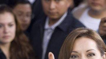 Josefina Vázquez Mota, piden que se investiguen los fondos que recibió para inmigrantes. (La Raza).