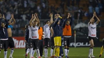 Corinthians dio la gran sorpresa al eliminar  al campeón Santos, y ahora buscará ante Boca Juniors su primer título en la Copa Libertadores.