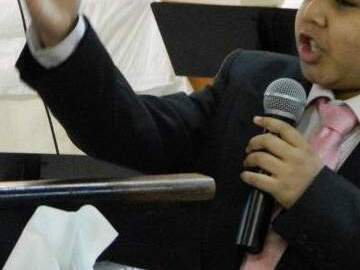 Michael García es descrito como sabio y comprometido con la palabra de Dios.