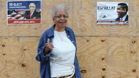 Residentes del Alto Manhattan acudieron temprano a registrar su voto.