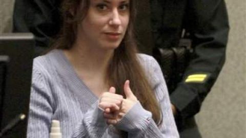 Casey Anthony fue demandada por alegar que una mujer hispana secuestró a su hija Caylee Marie.