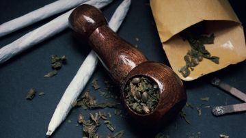 De ser aprobada la ordenanza propuesta, cualquier persona detenida con menos de 15 gramos de marihuana (aproximadamente entre uno y tres cigarrillos) será multada con una infracción de entre $250 y 500.