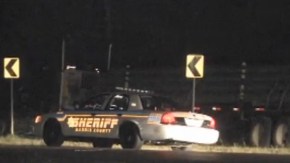 El segundo sospechoso escapó a un bosque cercano y no ha sido detenido.