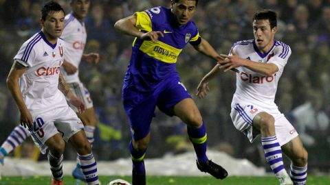 Riquelme, aquí ante la U, fue vital para dejar en el camino a los chilenos; hoy tratará de acercar al Boca al título sudamericano.