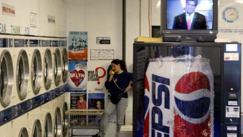 Todos los robos han ocurrido en lavanderías en Queens.