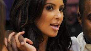 Kim Kardashian asegura que a menudo usa fajas Spanx, porque no le gustan sus muslos.