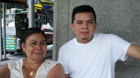 Emma Sosa y Lázaro Guerrero están siguiendo las campañas de su país.