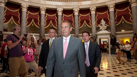El líder de la Cámara baja, el republicano John Boehner, declaró que convocará a una votación sobre Obamacare.
