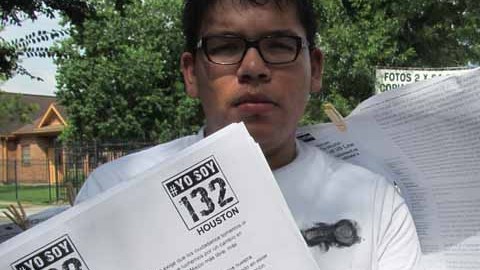 Un integrante de #YoSoy132-Houston.